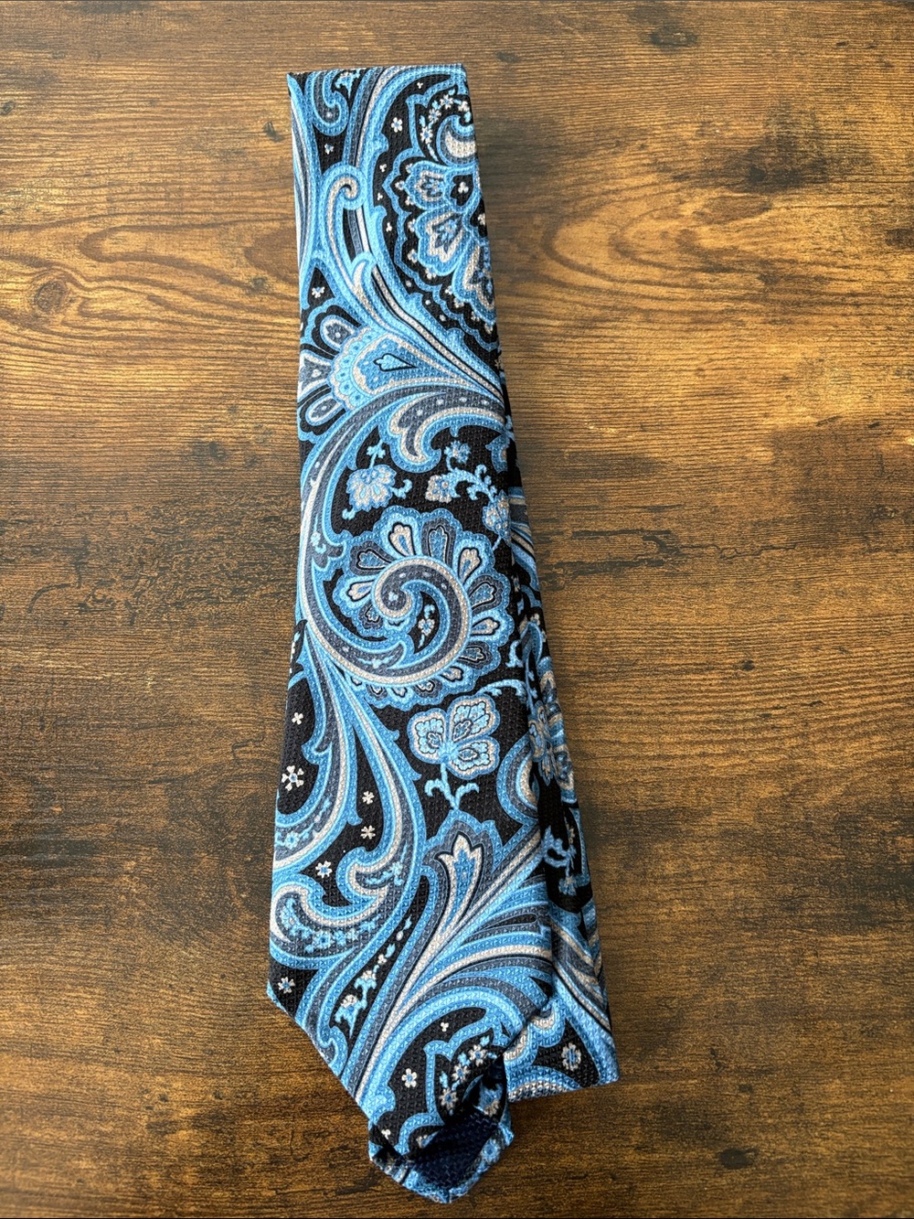 Blue Paisley Men's Tie - Classic Pattern